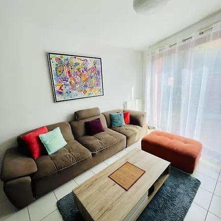 House Versailles & Olympic Centers Tatil Evi
